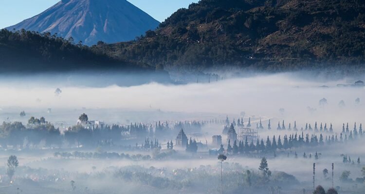 Wisata Dieng
